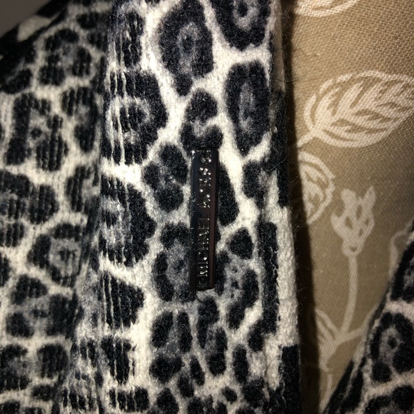 Black & white cheetah print MK scarf - Picture 3 of 4